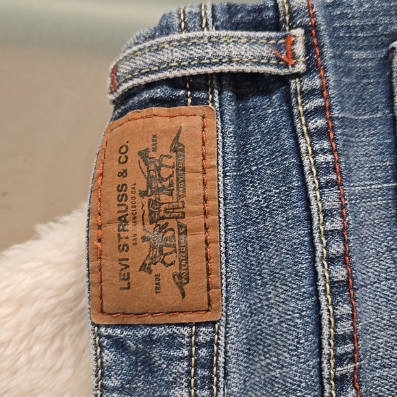 Levi's Women's Jean's - Picture 2 of 14